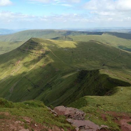 Villa Mountain Views In The Heart Of Brecon Town Extérieur photo