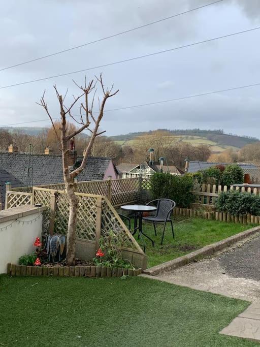 Villa Mountain Views In The Heart Of Brecon Town Extérieur photo