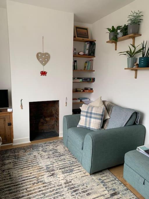 Villa Mountain Views In The Heart Of Brecon Town Extérieur photo