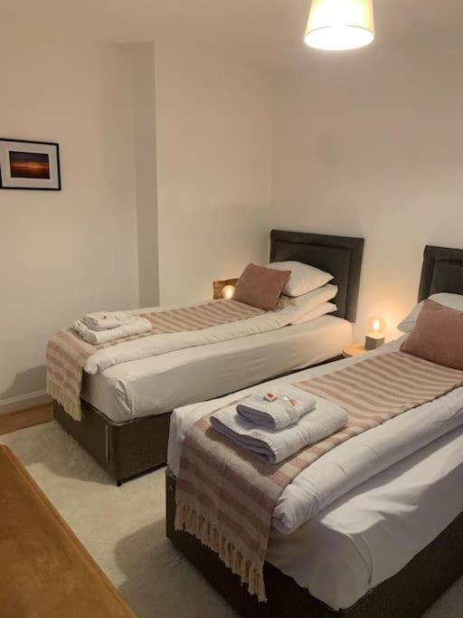 Villa Mountain Views In The Heart Of Brecon Town Extérieur photo