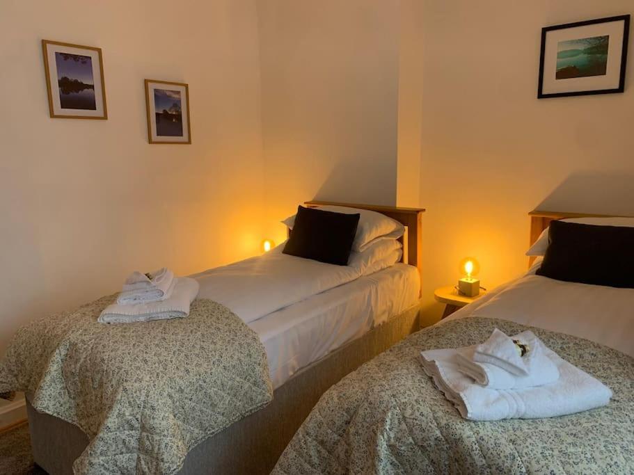 Villa Mountain Views In The Heart Of Brecon Town Extérieur photo