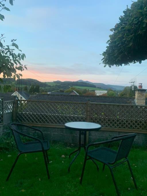 Villa Mountain Views In The Heart Of Brecon Town Extérieur photo